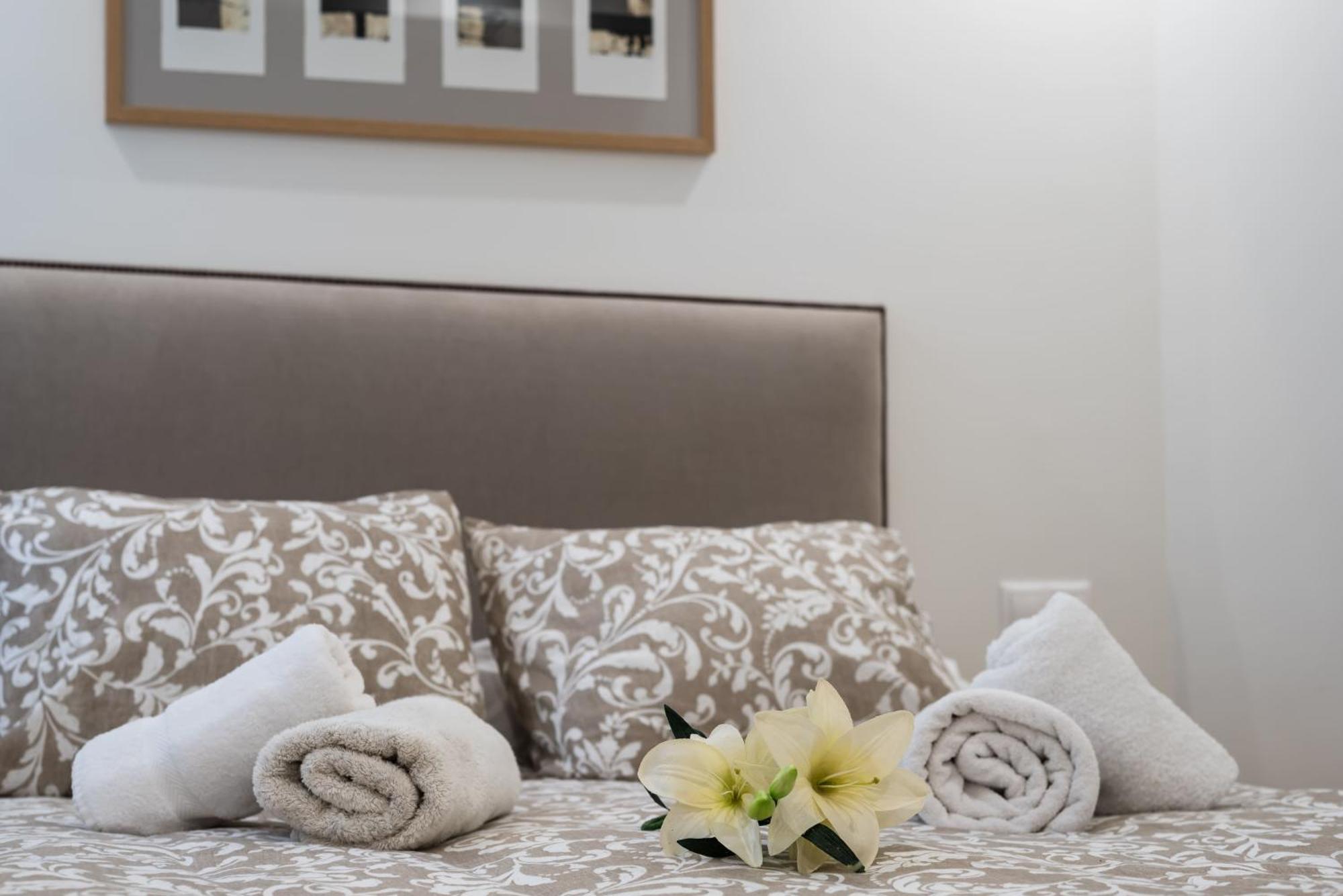 Moderno L Apartment Marbella