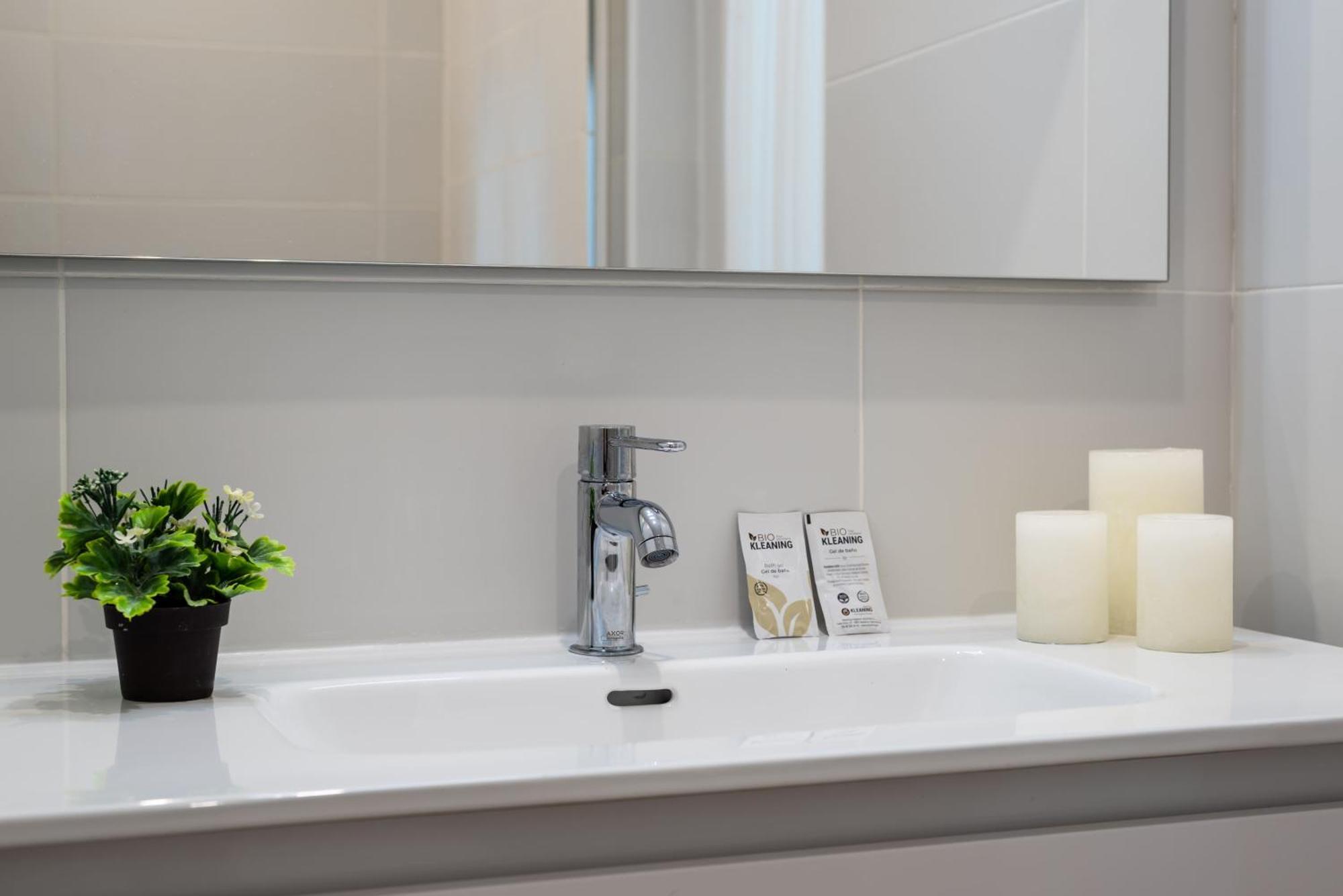 Moderno L Apartment Marbella
